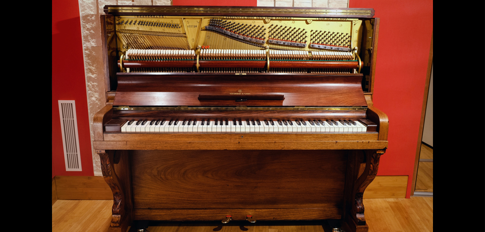 CAVERNE STUDIO - STEINWAY PIANO DROIT MODELE K 1911